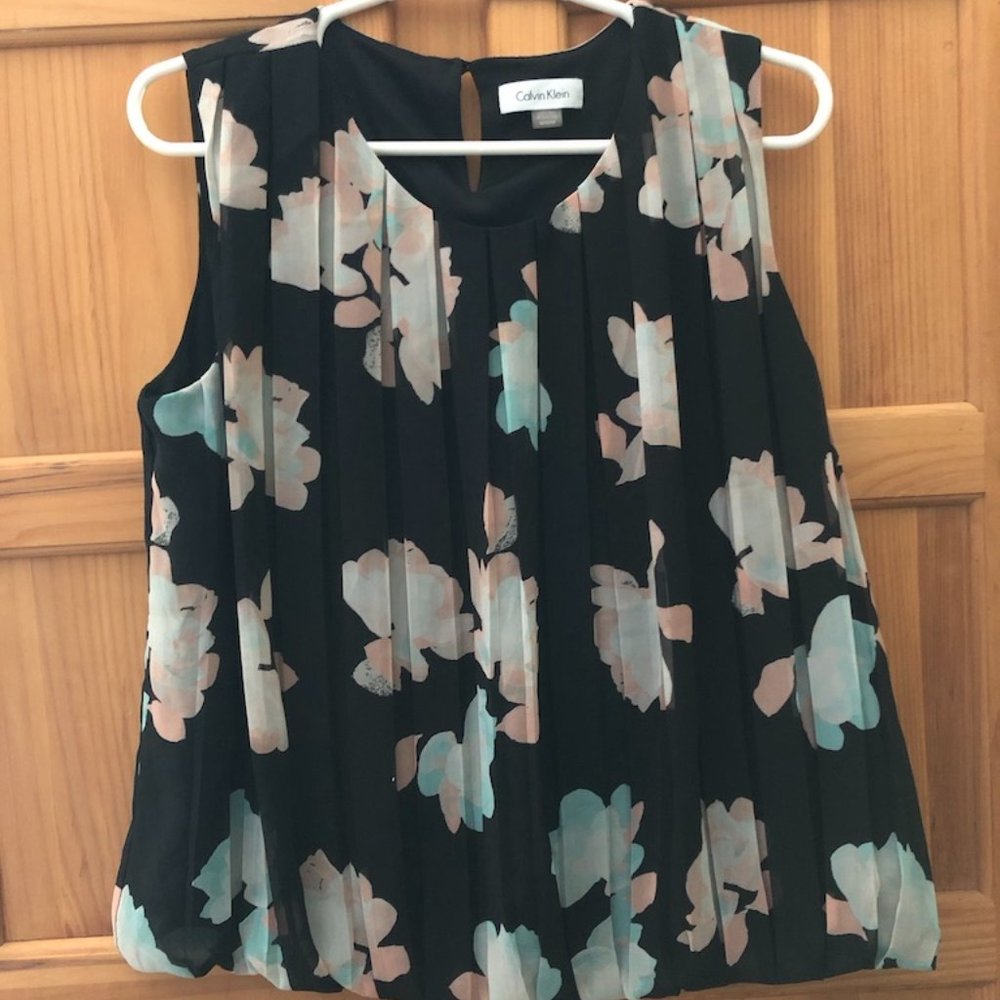 Calvin Klein Patterned Shell Size Medium (M)